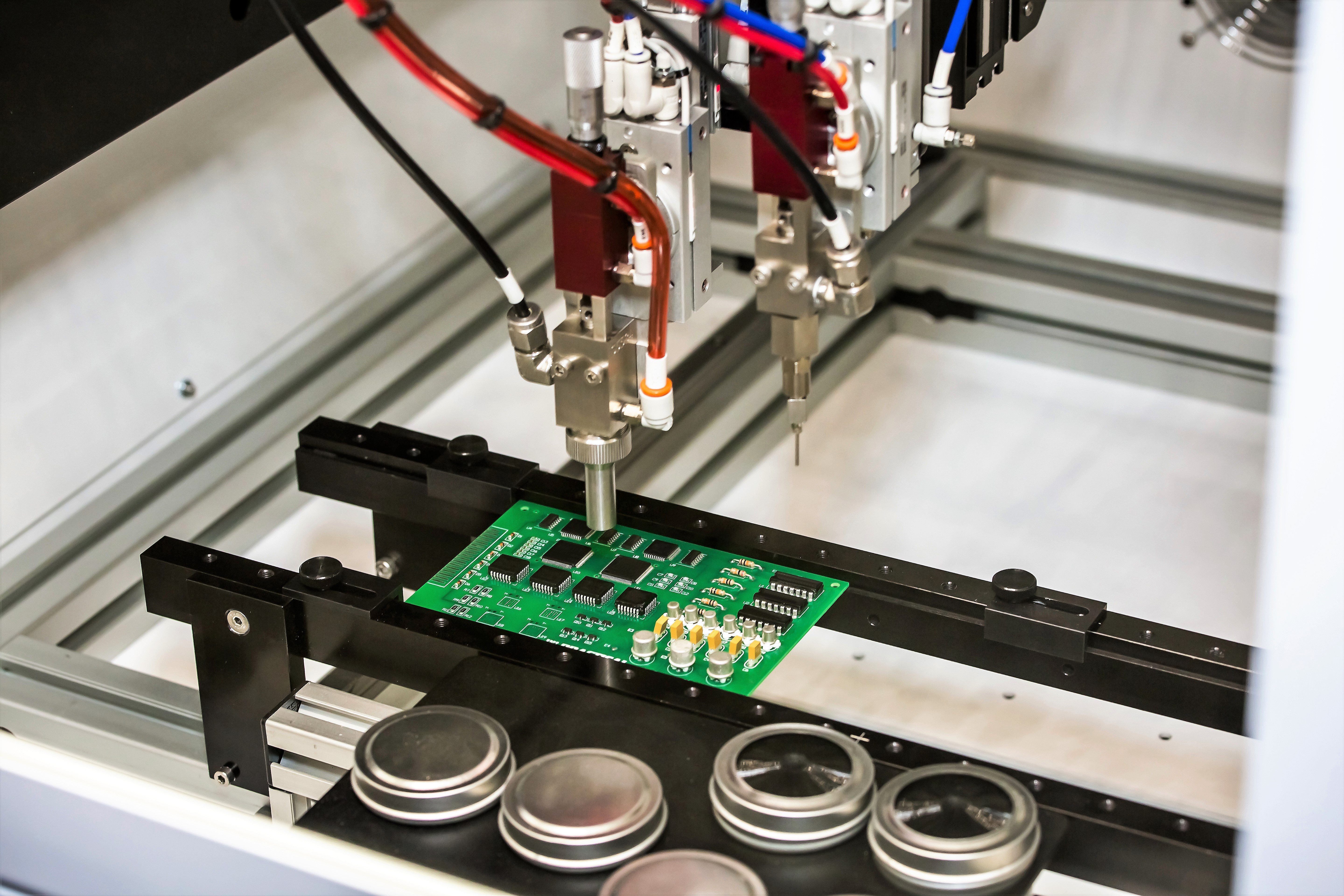Flexible robotic conformal coating and dispensing system